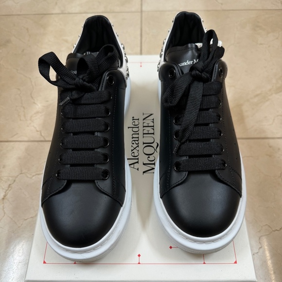 Alexander McQueen Other - Alexander Mcqeen Curbside Sneaker
